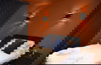 Photo 11 - Sky City Apartments