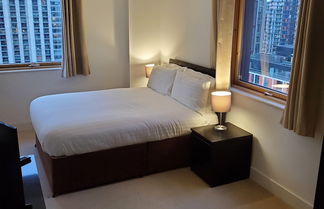 Photo 2 - Captivating 2-bed Apartment in Canary Wharf London