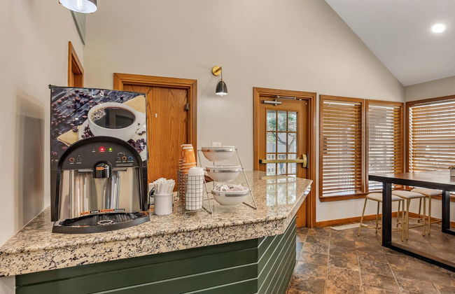 MainStay Suites Springfield South - Battlefield Rd - Photo 4