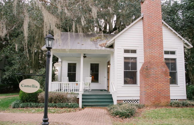 Ball House and Cottages - Photo 9