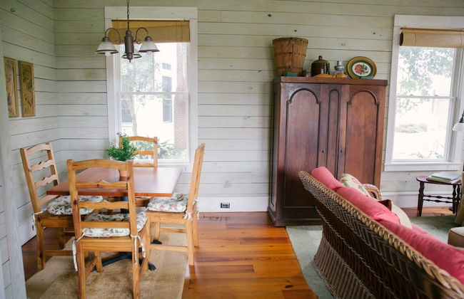 Ball House and Cottages - Photo 20
