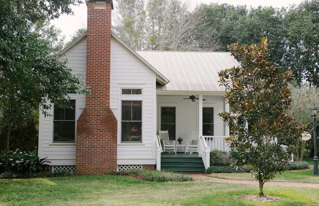 Ball House and Cottages - Photo 8
