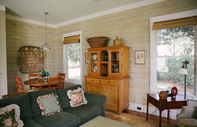 Ball House and Cottages - Photo 17
