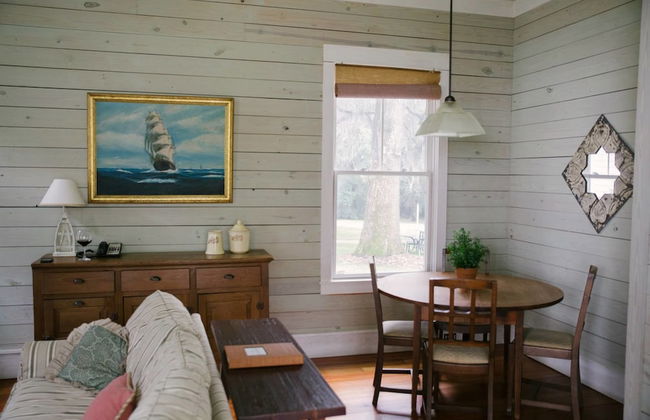 Ball House and Cottages - Photo 19