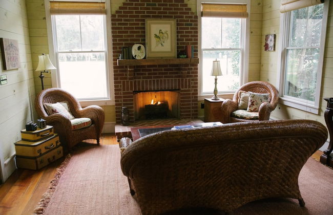 Ball House and Cottages - Photo 18