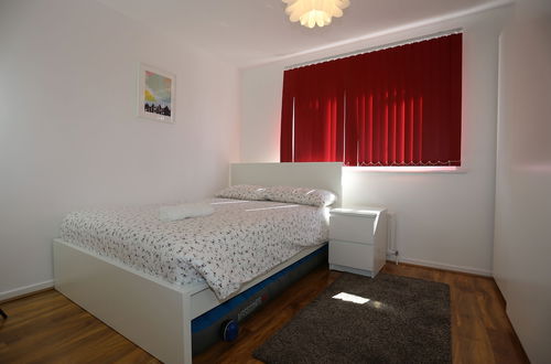 Foto 9 - Beautiful 3 Beds House - Thamesmead