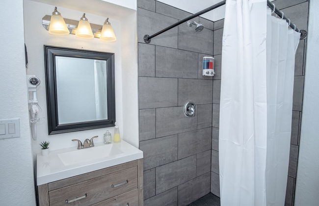 Huge Remodeled 5BR 4BA House Sleeps 20 Downtown - Foto 44