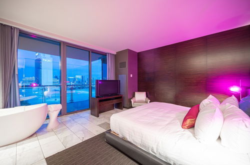 Photo 21 - StripViewSuites at Palms Place Penthouses