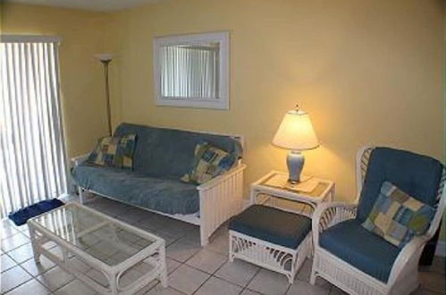 Foto 5 - Oceanfront, 1 Bedroom Studio - Four Winds 10D