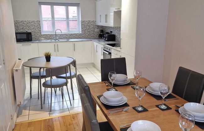 Dog Friendly - 4 Bed House - Sleeps 10 - Pool Table - Photo 26