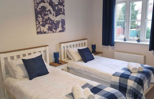 Dog Friendly - 4 Bed House - Sleeps 10 - Pool Table - Photo 7