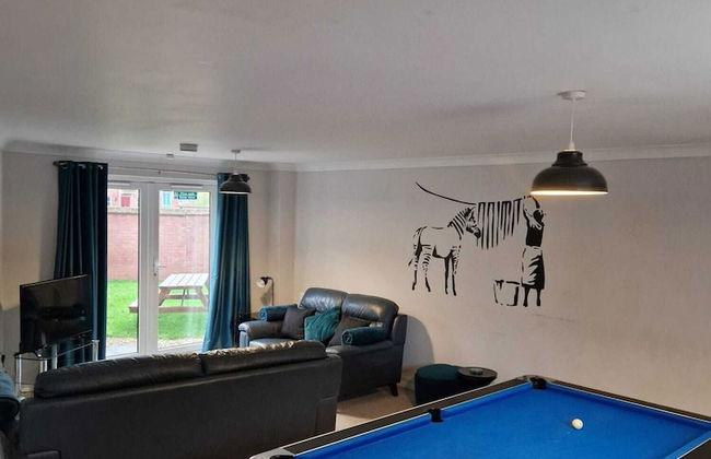 Dog Friendly - 4 Bed House - Sleeps 10 - Pool Table - Photo 19