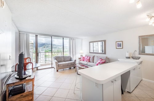 Photo 5 - 21st Floor Condo With View of Ko'olau Mountains and the Ala Wai Canal by Koko Resort Vacation Rentals