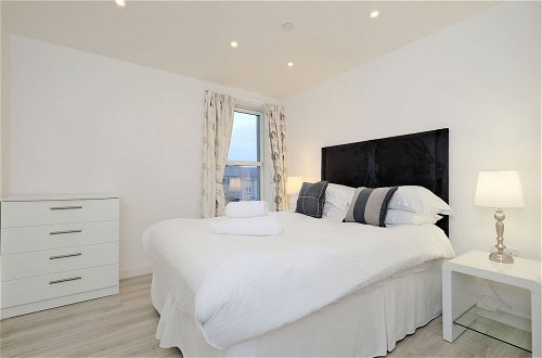 Photo 2 - Modern 2 Bed Home in Aberdeen