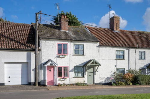 Photo 20 - Luxury 1 bed Cottage With hot tub and log Burner