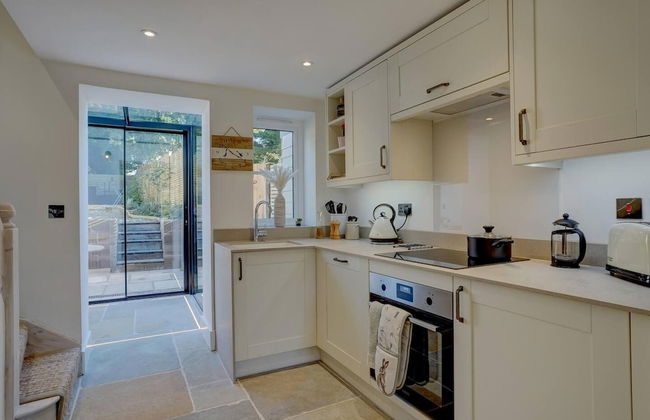 Luxury 1 bed Cottage With hot tub and log Burner - Foto 8