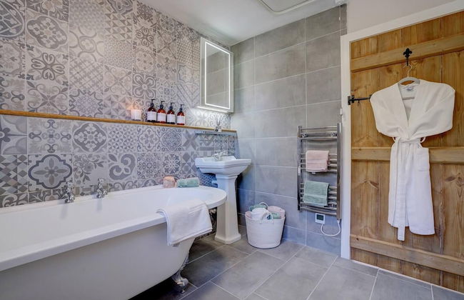 Luxury 1 bed Cottage With hot tub and log Burner - Foto 15