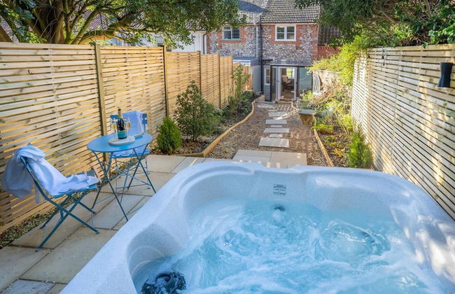 Luxury 1 bed Cottage With hot tub and log Burner - Foto 18