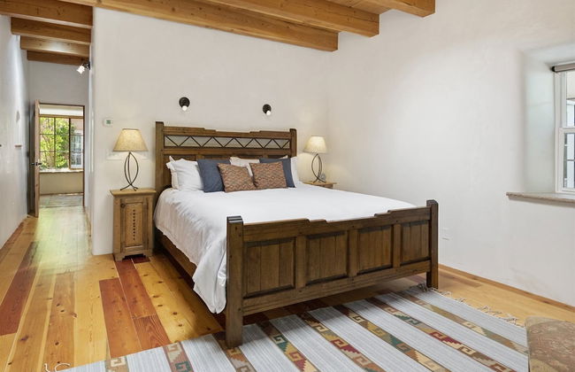 El Torreon - Exclusive Luxury Home, Nestled Next to Water and Trees - Photo 4