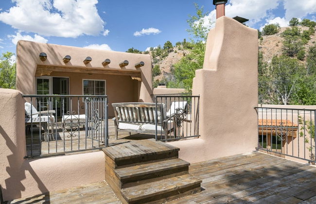 El Torreon - Exclusive Luxury Home, Nestled Next to Water and Trees - Photo 20