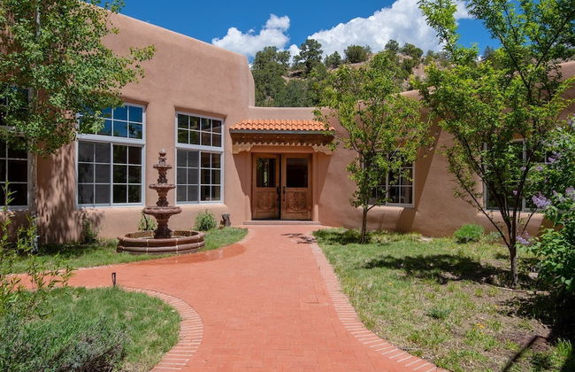 El Torreon - Exclusive Luxury Home, Nestled Next to Water and Trees - Photo 41