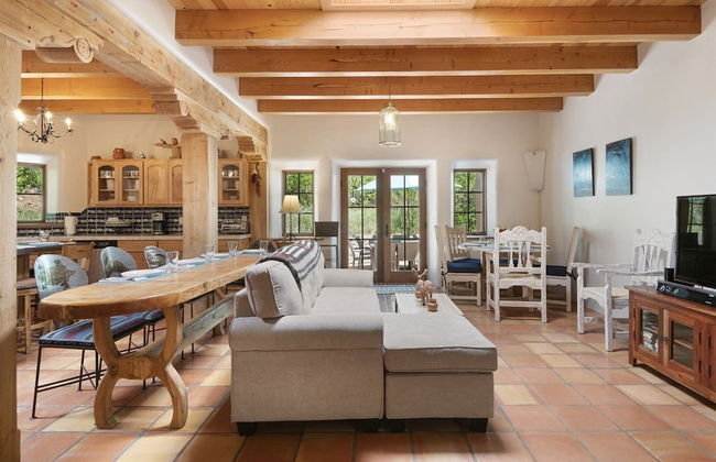 El Torreon - Exclusive Luxury Home, Nestled Next to Water and Trees - Photo 15
