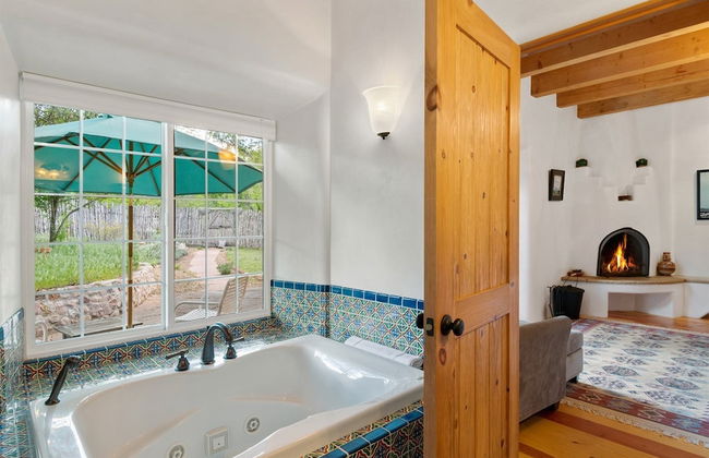El Torreon - Exclusive Luxury Home, Nestled Next to Water and Trees - Photo 32