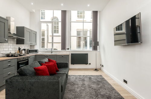 Photo 16 - Stunning City Centre 2 Bedroom Apartments