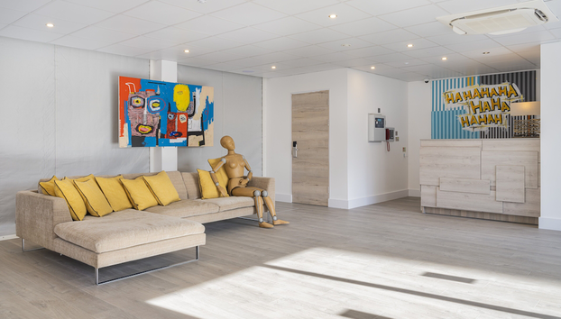 Coin salon dans le hall