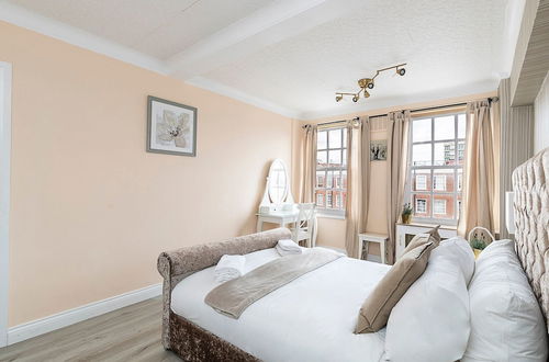 Photo 2 - Elegant 3 Bedrooms Apartment Near Hyde Park & Oxford St