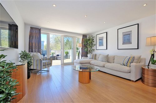 Photo 1 - A Bright and Spacious Home Within Easy Reach of Aberdeen City Centre