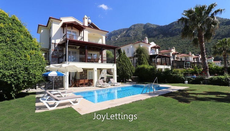 Photo 1 - Villa FT01 by JoyLettings