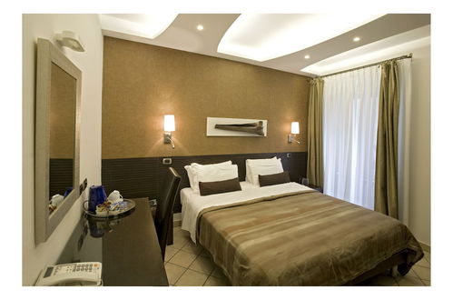 Photo 6 - Daphne Luxury Suites