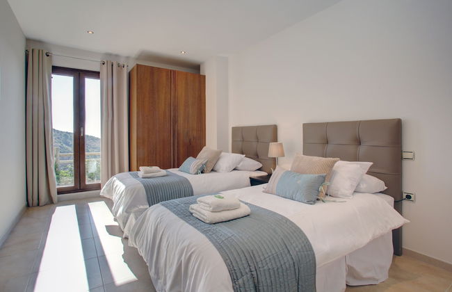 Villa Benahavis Hills Country Club & Spa - Photo 13