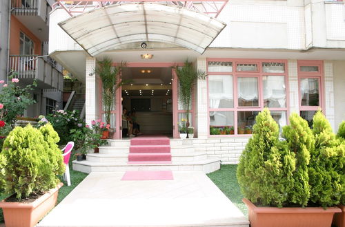 Photo 2 - Prestij Apart Hotel