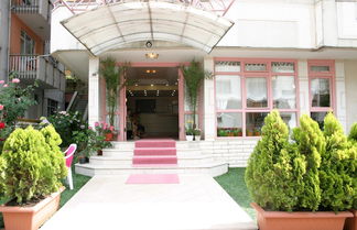 Photo 2 - Prestij Apart Hotel