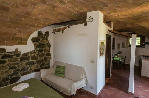 Foto 2 - Apartment in a Rustic House in the Tuscan Hills Near the Sea