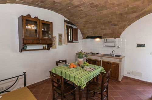 Photo 10 - Apartment in a Rustic House in the Tuscan Hills Near the Sea