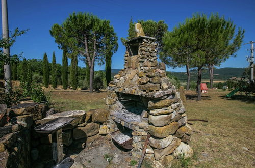 Foto 19 - Apartment in a Rustic House in the Tuscan Hills Near the Sea