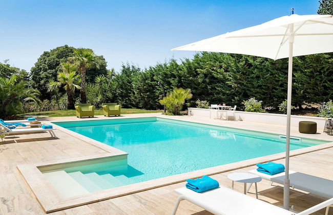 Elegant Villa With Pool and Garden - Foto 19