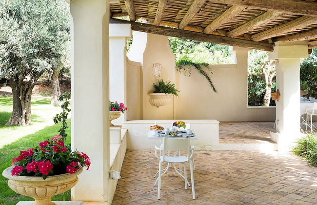 Elegant Villa With Pool and Garden - Foto 24