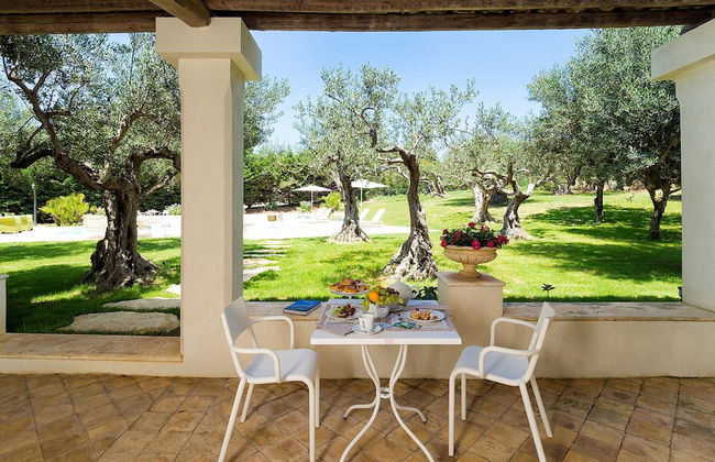 Elegant Villa With Pool and Garden - Foto 27