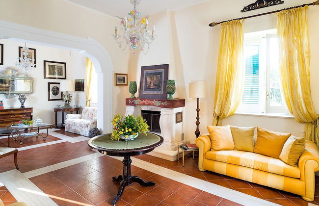 Elegant Villa With Pool and Garden - Foto 11