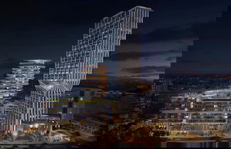 Foto 1 - Luxury at Mercury Towers by Zaha Hadid Architects