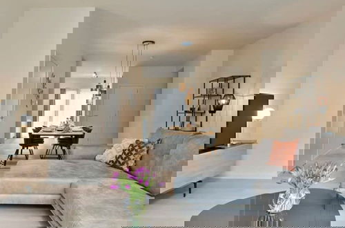 Foto 2 - House in a Prestigious new Project Near the Beach