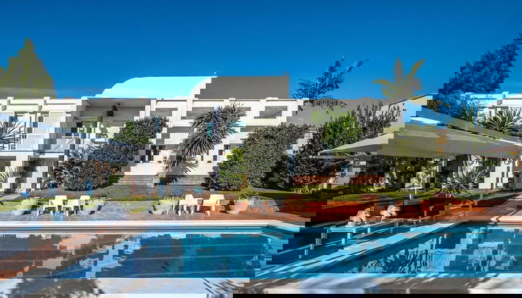 Foto 1 - Charming 10 Pers Villa With Swimmingpool Sevilla