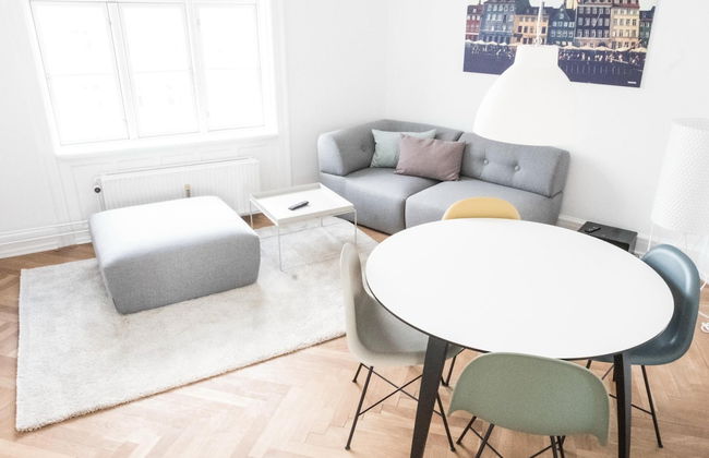 Beautiful and Bright 2-bed With Private Balcony - Foto 2