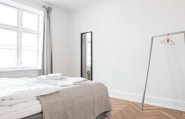 Beautiful and Bright 2-bed With Private Balcony - Foto 9