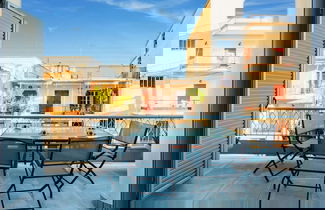 Photo 3 - Upscale Modern Escape in the Historic Center
