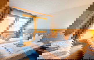Photo 2 - Appealing Apartment With Panoramic Views